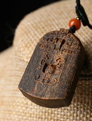 Auspicious Beast Qinan Agarwood Pendant For Personal Protection Gifts