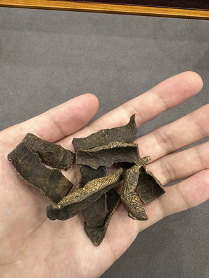 Oud Wood Agarwood Logs Scent Raw Material For Meditation And Relaxation