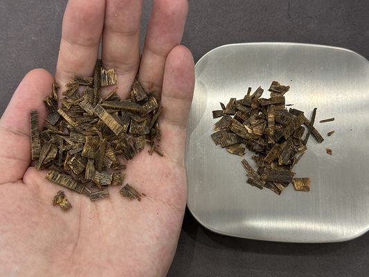 Oud Wood Agarwood Logs Scent Raw Material For Meditation And Relaxation