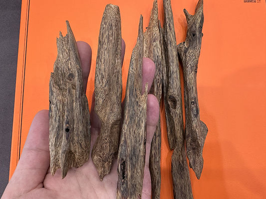 Black Dark Brown Agar Wood Incense Meditation Relaxation Aquilaria Logs