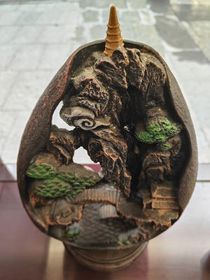 Woody Fragrance Family Agarwood Carving Collection For Birthdays