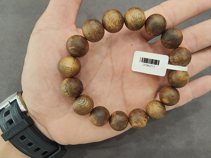 Versatile Oud Wood Bead Agarwood Bracelet Adjustable With Diamond / Crystal Gemstone