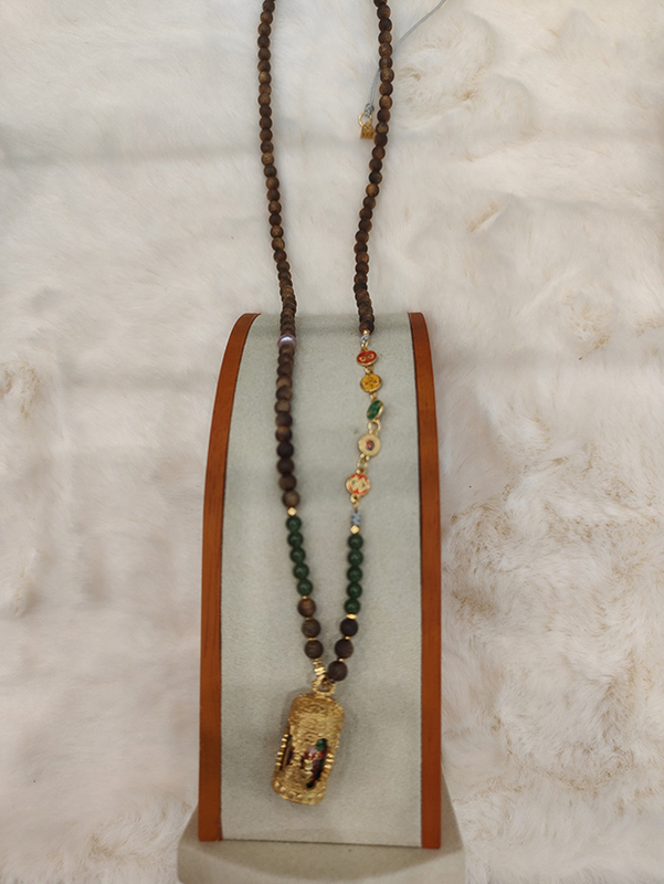 Luxurious Agarwood Pendant Lightweight Golden Agarwood Jewelry Adjustable Size