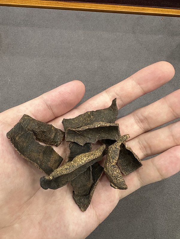 Oud Wood Agarwood Logs Scent Raw Material For Meditation And Relaxation