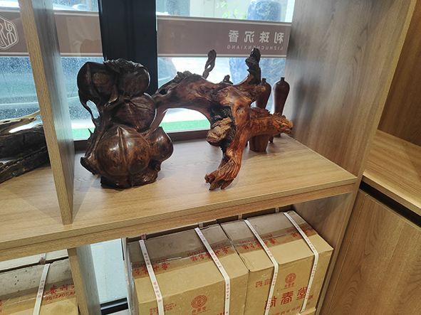 Unique luxury Chinese Agarwood Incense For Christmas Decorations