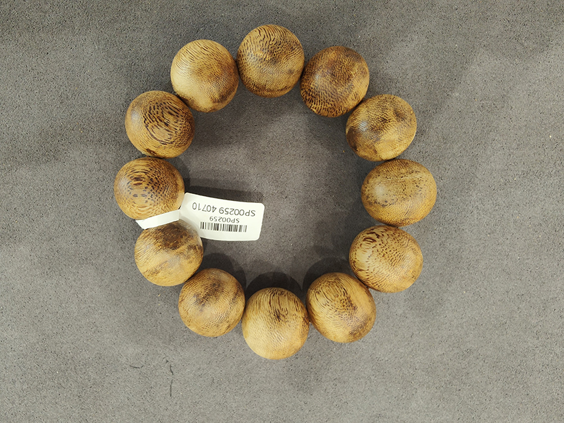 Customized Exquisite Agarwood Bracelet With Printing Option Versatile Accessory