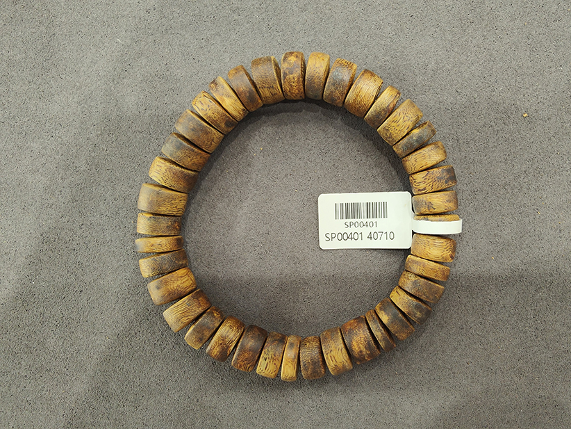 Durable Unisex Agarwood Wood Bracelet With Fine Durability And Lobster Claw Clasp