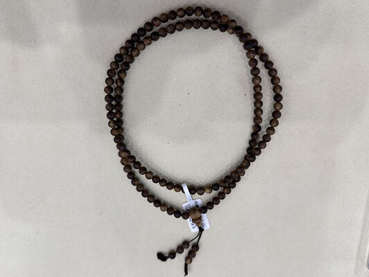 Buen precio Brazalete de madera de agar natural hecha a mano con tamaño ajustable y exquisita fragancia natural para meditación y bienestar en línea