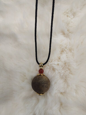Good price Handmade Carved Agarwood Pendant with 18K Gold Buddha Design for Jewelry Distributors online